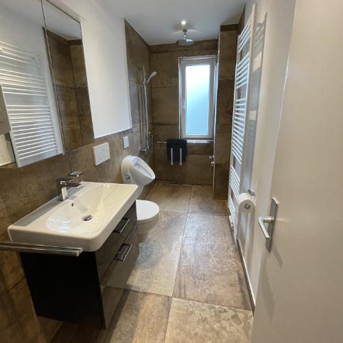 Neues, seniorengerechtes Bad auf kleinem Raum